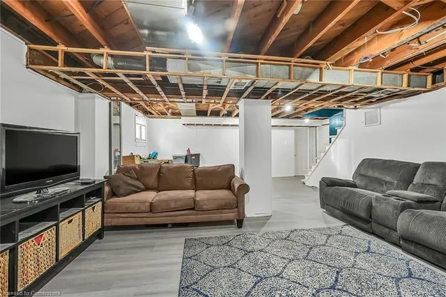 Additional image 38 of 40 Green Meadow Rd