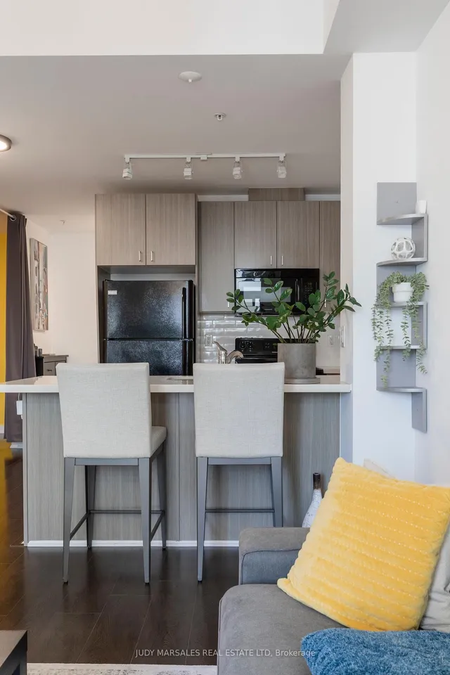 Additional image 6 of 85 Robinson St Unit 1010