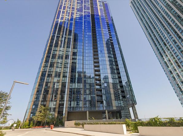 211 N Harbor Dr, Chicago, IL 60601