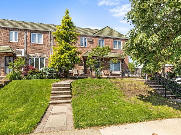 6104 77th St, Flushing, NY 11379