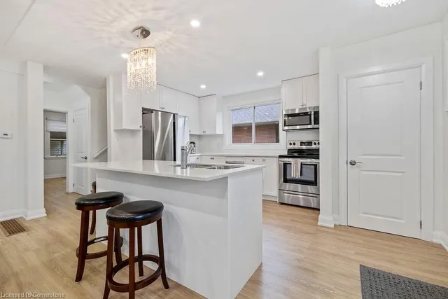 Additional image 13 of 60 Howe Ave