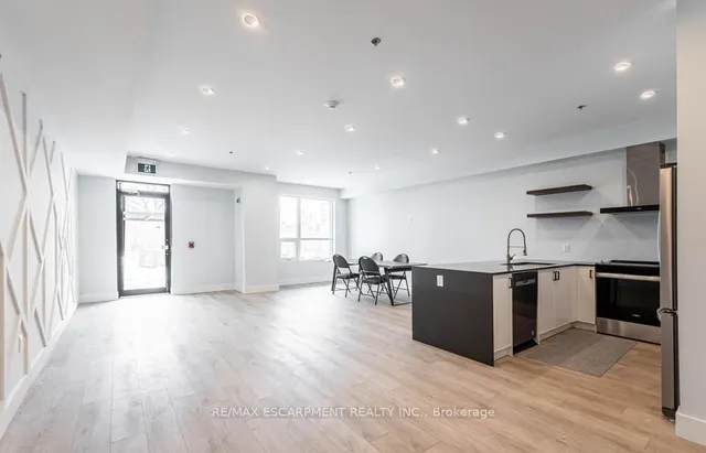 Additional image 16 of 120 Springvalley Cres Unit 106