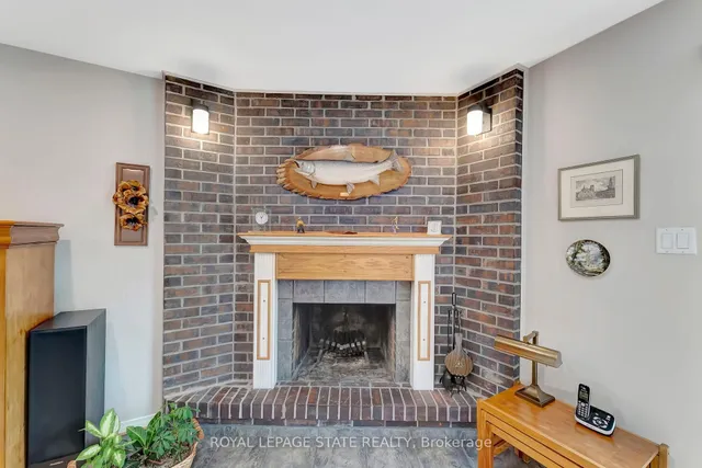 Additional image 32 of 31 Rialto Crt