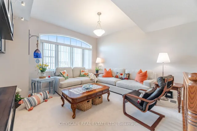 Additional image 23 of 657 Symons Cross