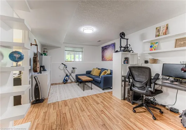 Additional image 33 of 389 Westmeadow Dr