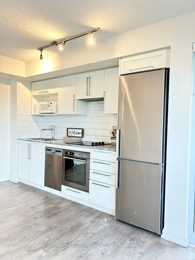 Additional image 6 of 275 Village Green Sq Unit 422