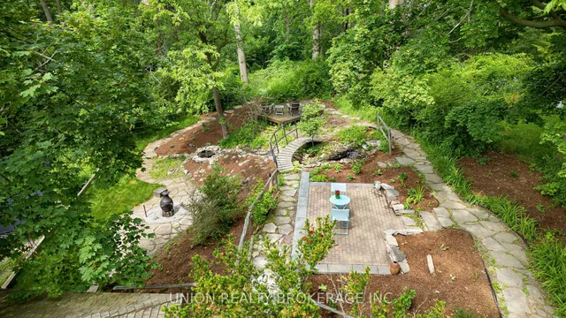 Additional image 36 of 120 Scarboro Cres