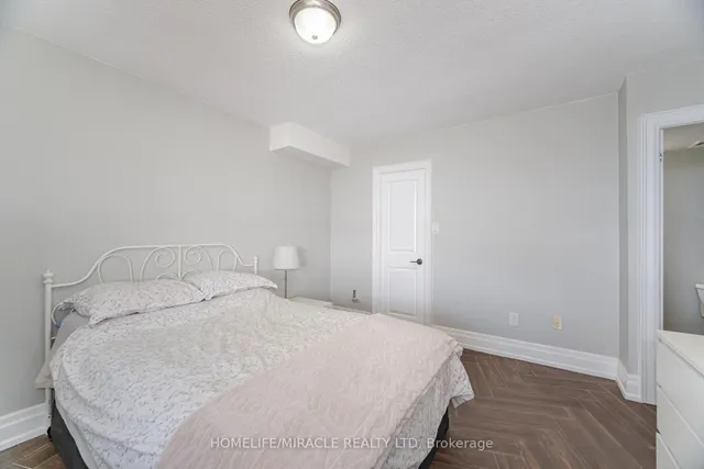 Additional image 27 of 234 Albion Rd Unit 1408