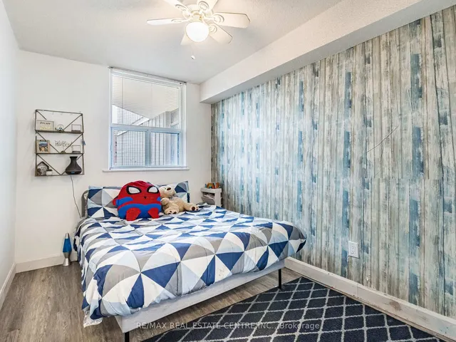 Additional image 33 of 23 Main St Unit 406