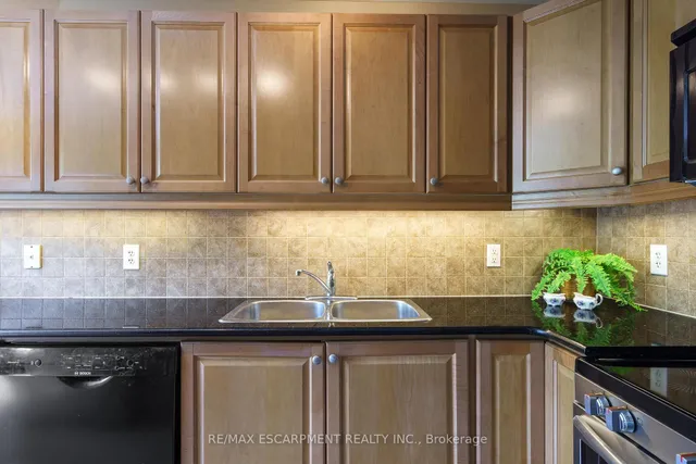 Additional image 16 of 4000 Creekside Dr Unit 405