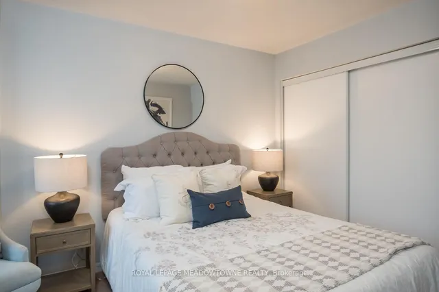 Additional image 21 of 881 Brassard Circ