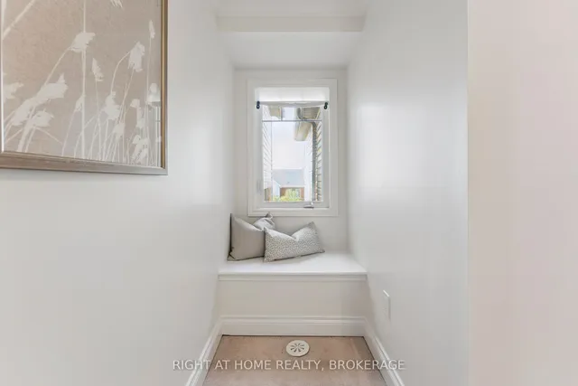 Additional image 33 of 1137 Duignan Cres