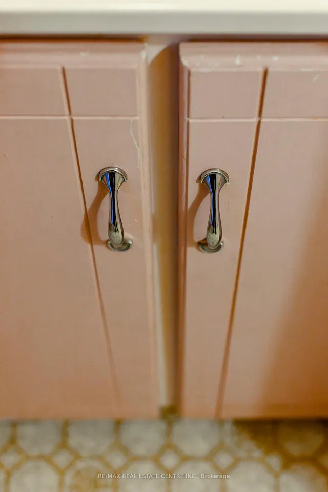 Additional image 21 of 27 Barons Ave