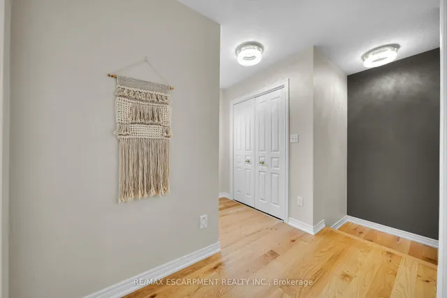 Additional image 32 of 19 Nisbet Blvd