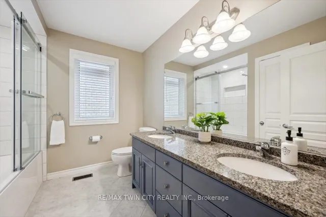 Additional image 20 of 572 Falconridge Cres