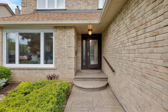 Additional image 2 of 521 Vanier Dr