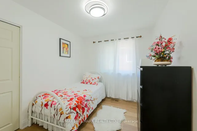 Additional image 10 of 118 Newport Ave