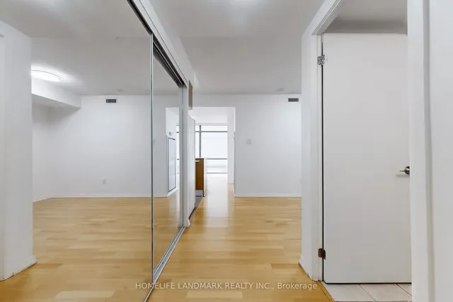 Additional image 19 of 38 Grenville St Unit 808