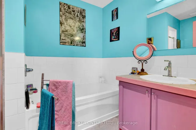 Additional image 27 of 27 Lindner St