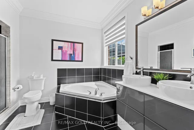 Additional image 24 of 36 Slipneedle St