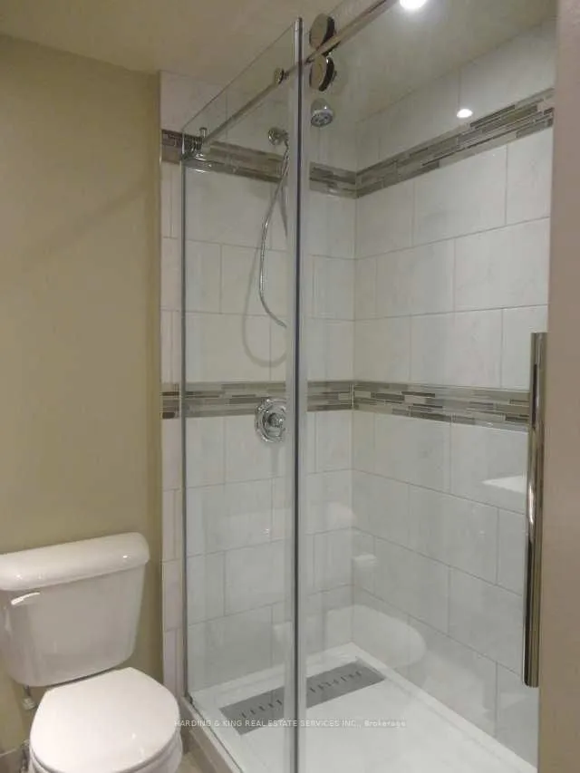 Additional image 10 of 37 Connaught Ave