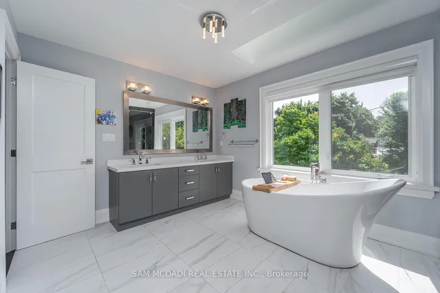 Additional image 17 of 2163 Deyncourt Dr