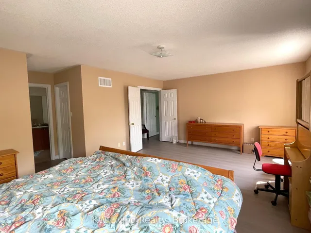 Additional image 24 of 64 Oblate Cres
