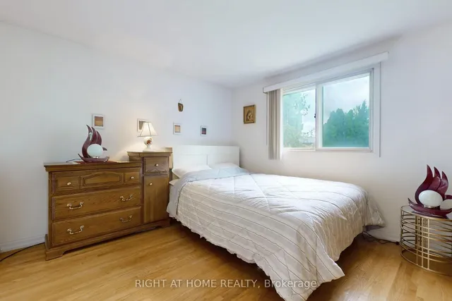 Additional image 29 of 1924 Steepbank Cres