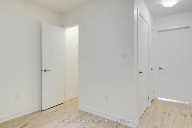 Additional image 29 of 590 North Service Rd Unit 80