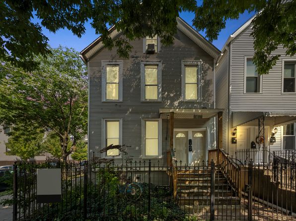 1657 N Artesian Ave, Chicago, IL 60647
