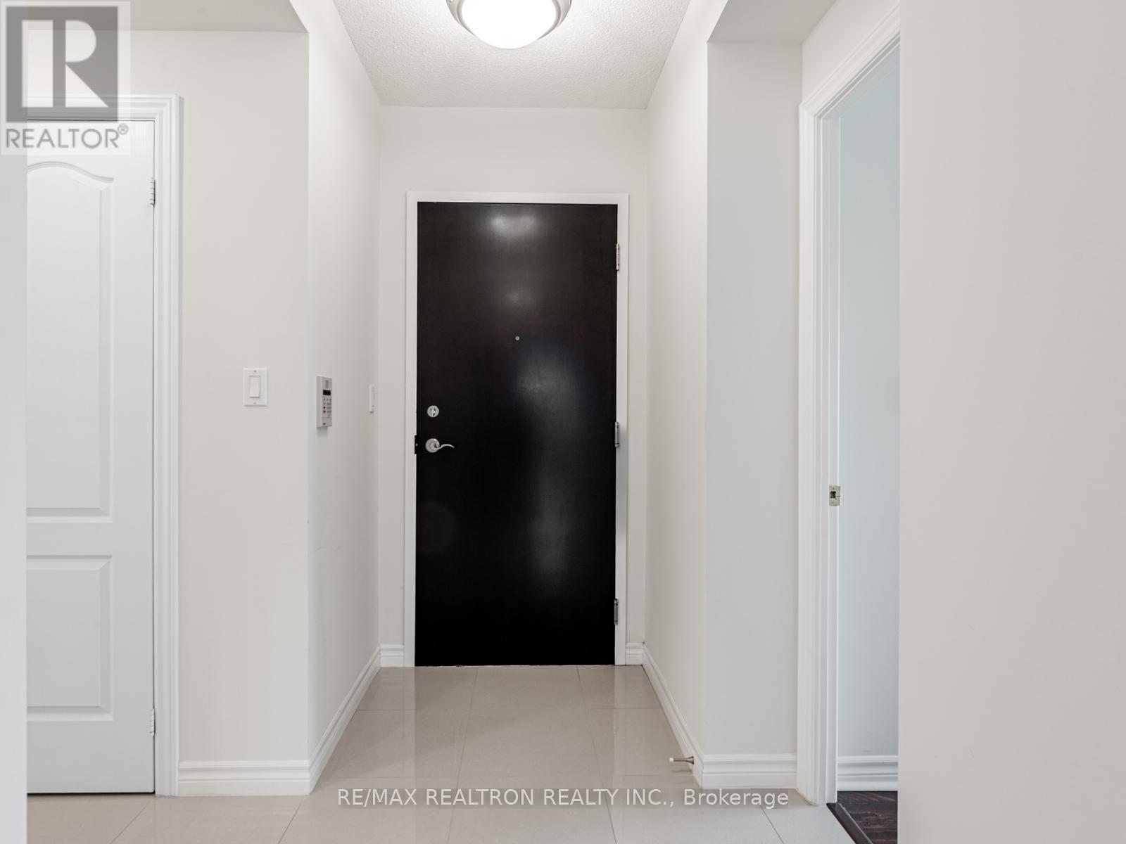 1011 - 88 PROMENADE CIRCLE|Vaughan (Brownridge), Ontario L4J9A4