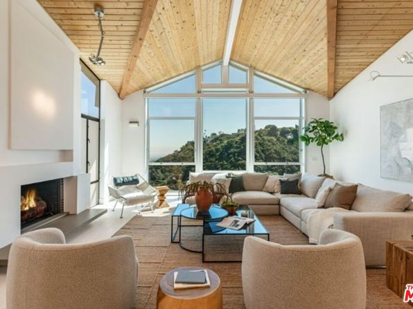 1063 Stradella Rd, Los Angeles, CA 90077