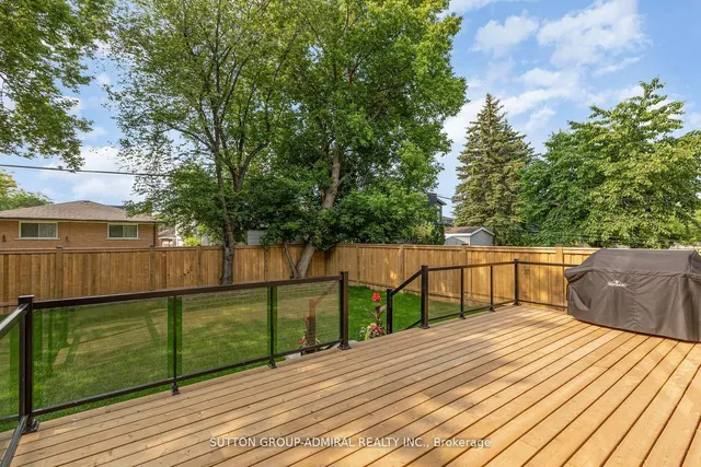 Additional image 33 of 125 Regina Ave