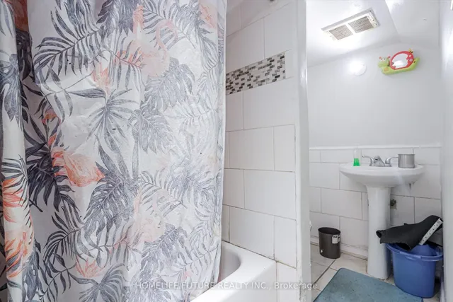 Additional image 38 of 47 Carisbrooke Sq