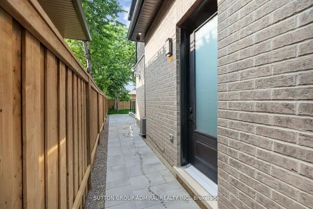 Additional image 31 of 125 Regina Ave