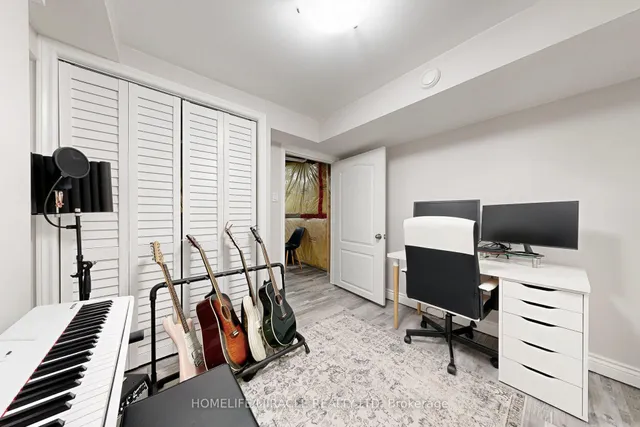 Additional image 41 of 949 Zelinsky Cres