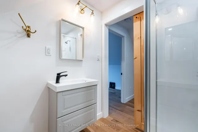 Additional image 36 of 182 Cloverdale Ave