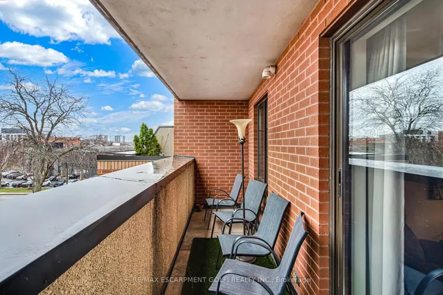 Additional image 37 of 47 Caroline St Unit 401