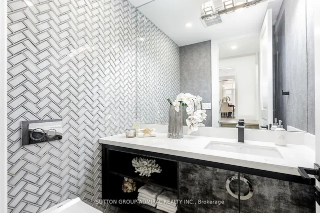 Additional image 14 of 125 Regina Ave