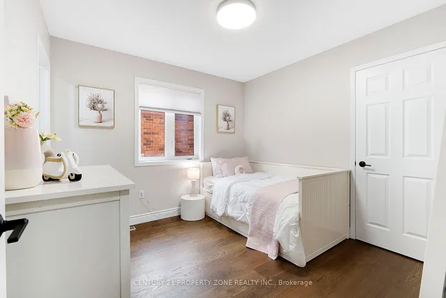 Additional image 26 of 23 Portrush Tr