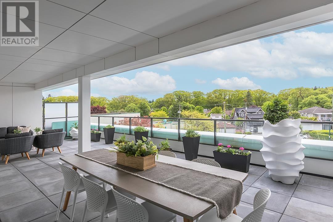 PH1 979 E 19TH AVENUE|Vancouver, British Columbia V5V1K7