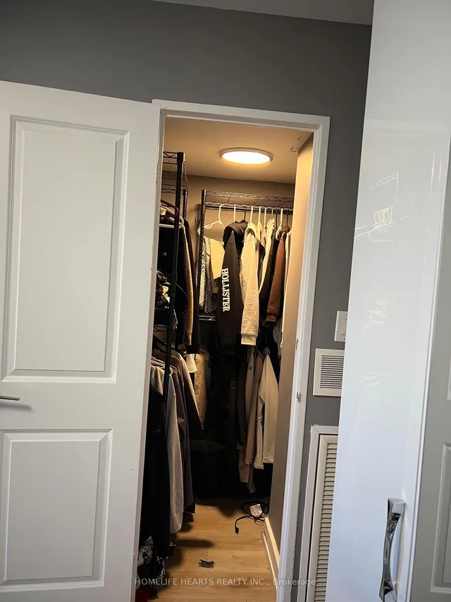 Additional image 20 of 20 Edgecliff Gfwy Unit 315