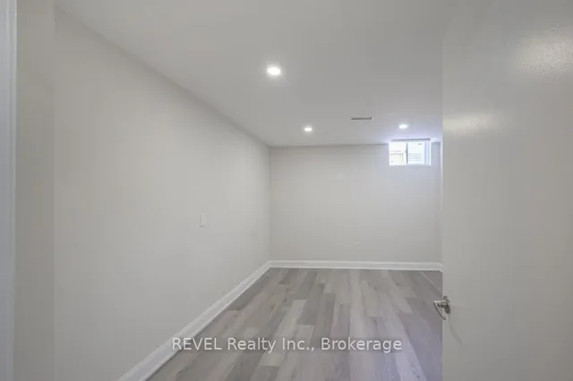 Additional image 45 of 401 Schreyer Cres