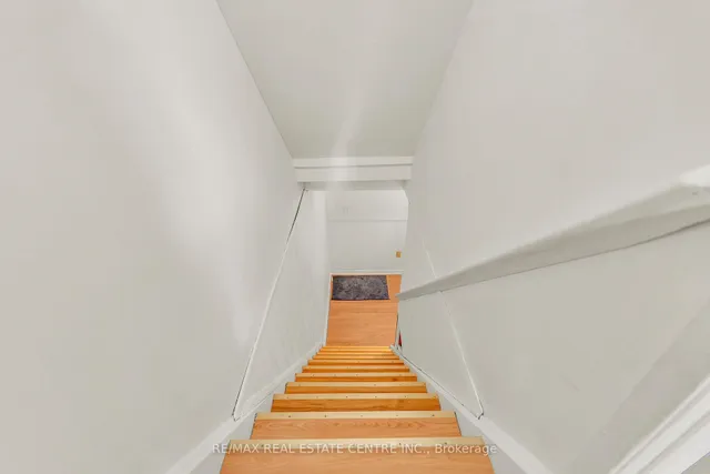 Additional image 22 of 105 Hansen Rd Unit 102