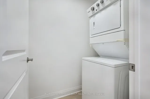 Additional image 13 of 1936 RYMAL Rd Unit 105