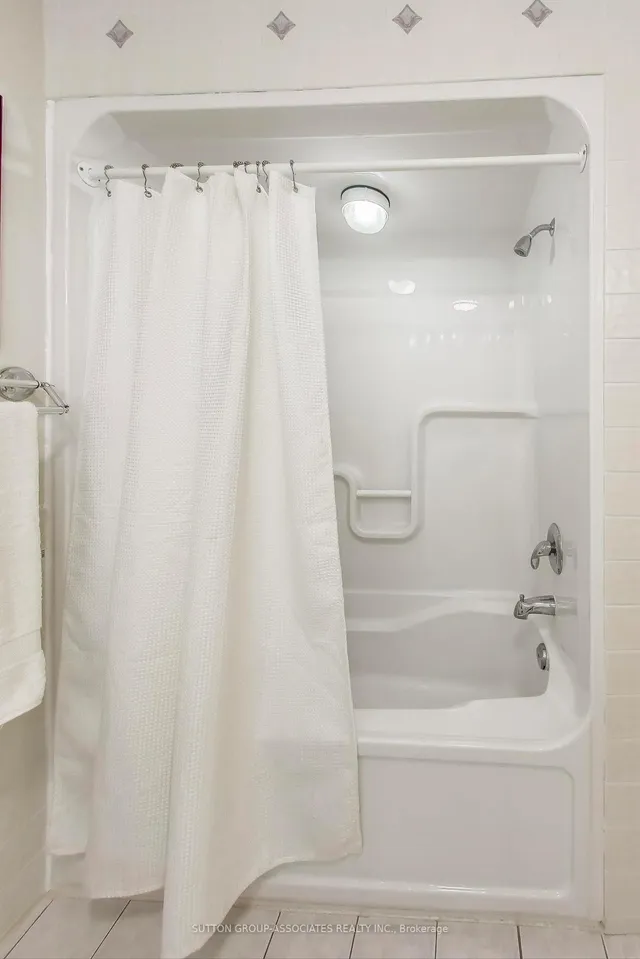 Additional image 10 of 368 Douglas Ave