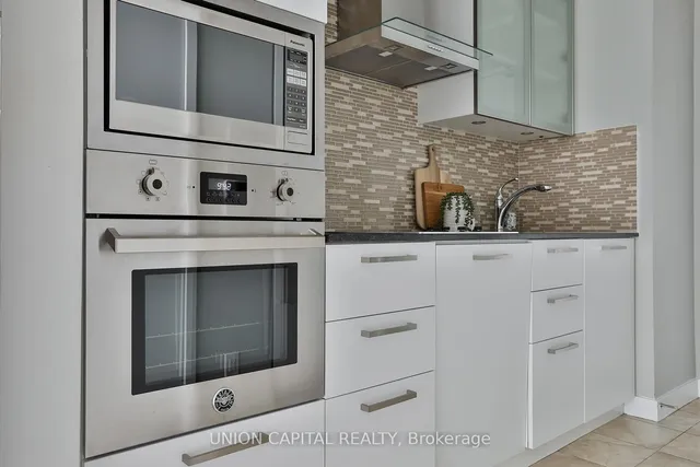 Additional image 3 of 14 York St Unit 3902