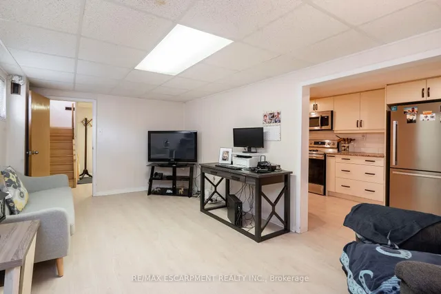 Additional image 17 of 1496 Tyneburn Cres