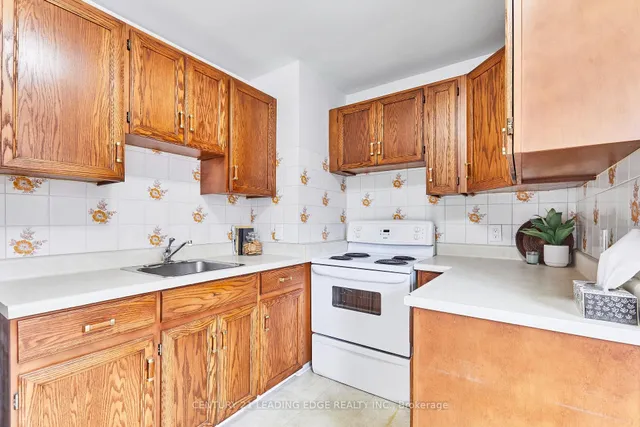 Additional image 23 of 130 Porchester Dr