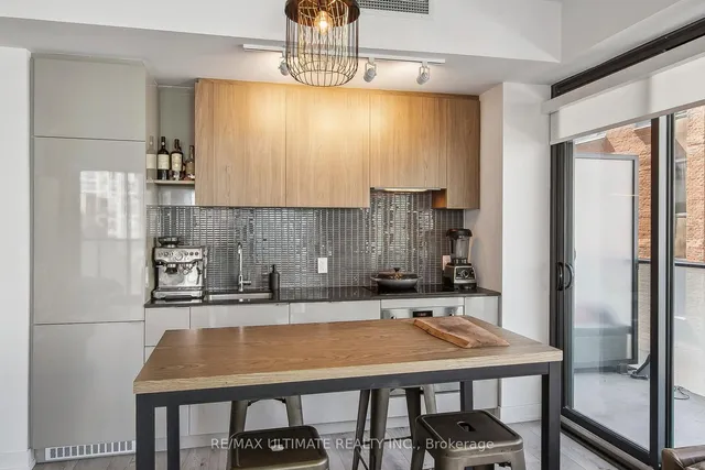 Additional image 23 of 161 Roehampton Ave Unit 601